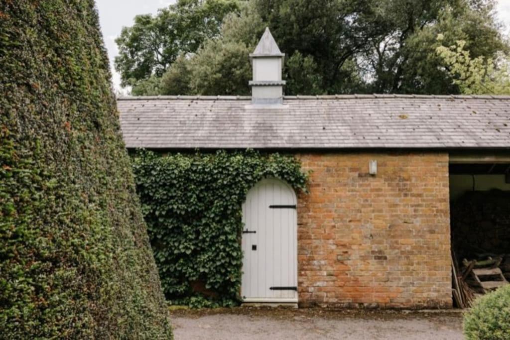 Cressy Hall - Historic Grade II Listed Manor, Gorgeous Topiary Garden Gosberton Buitenkant foto
